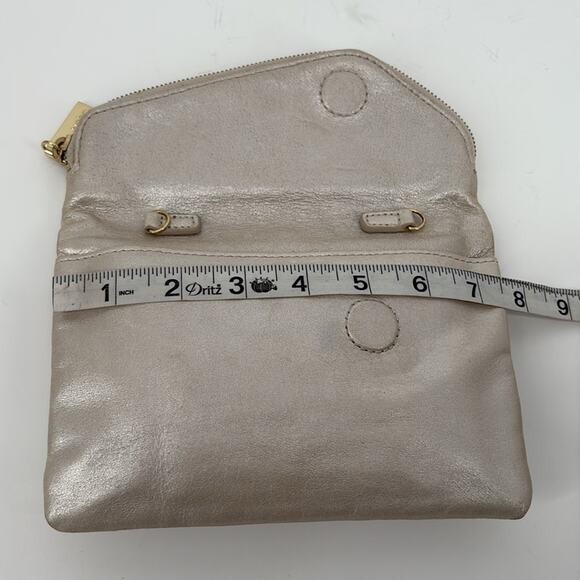 Hobo Women’s Oyster Opalescent Leather Clutch - Picture 9 of 12